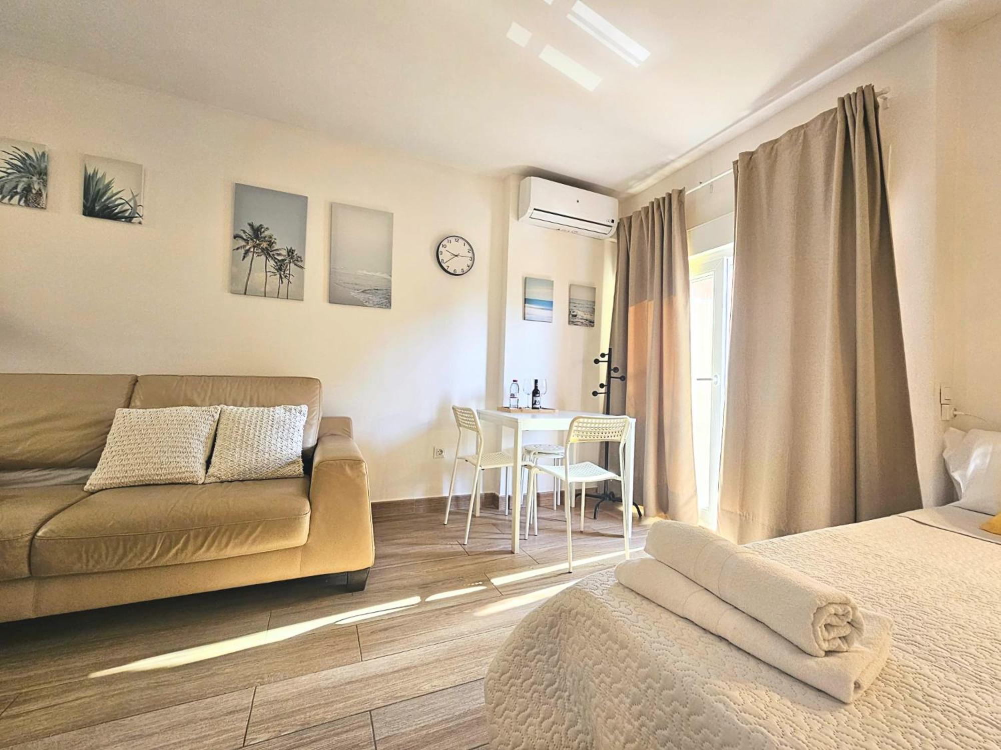 Jupiter Apartment เบนัลมาเดนา ภายนอก รูปภาพ