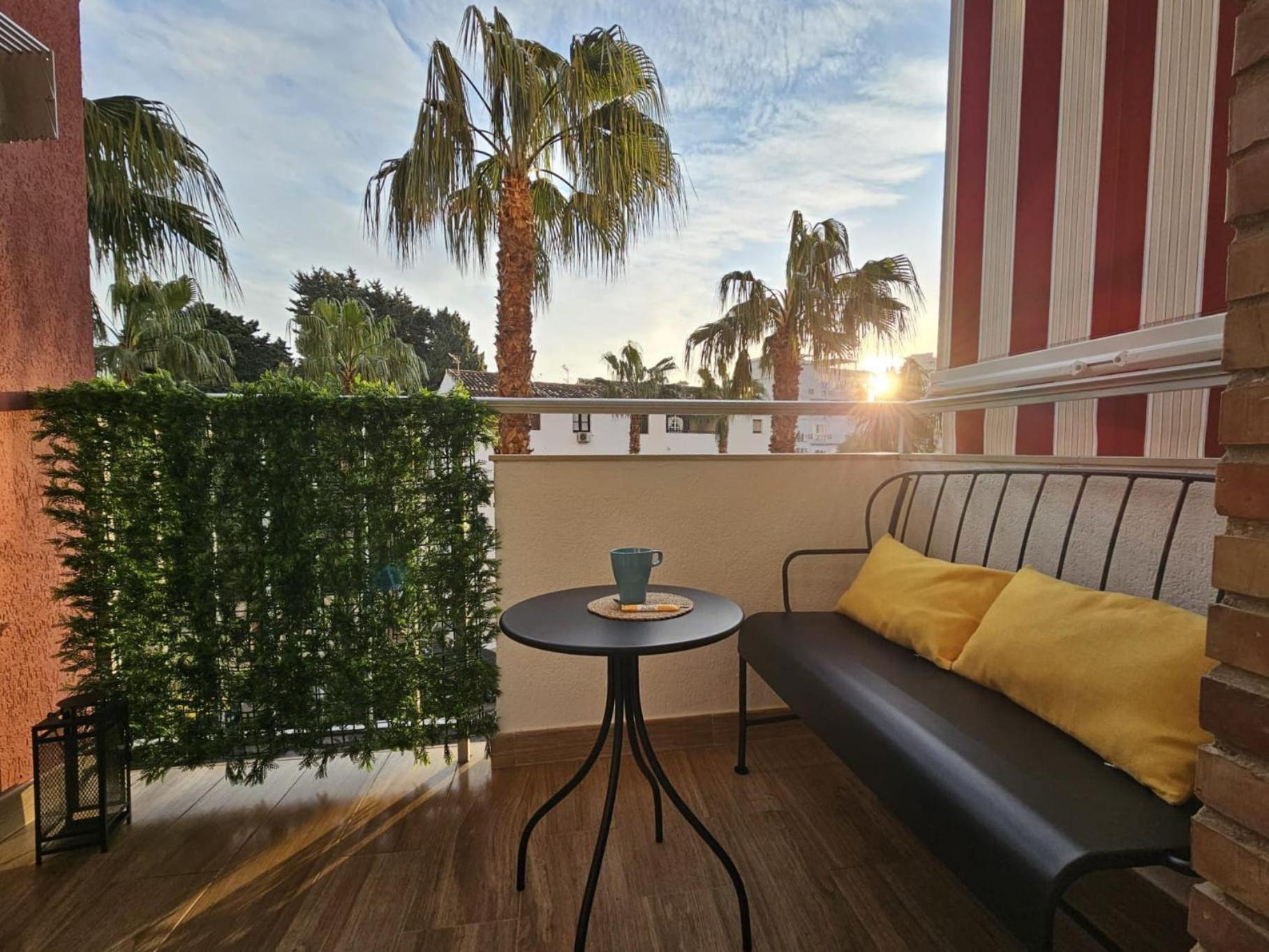 Jupiter Apartment เบนัลมาเดนา ภายนอก รูปภาพ