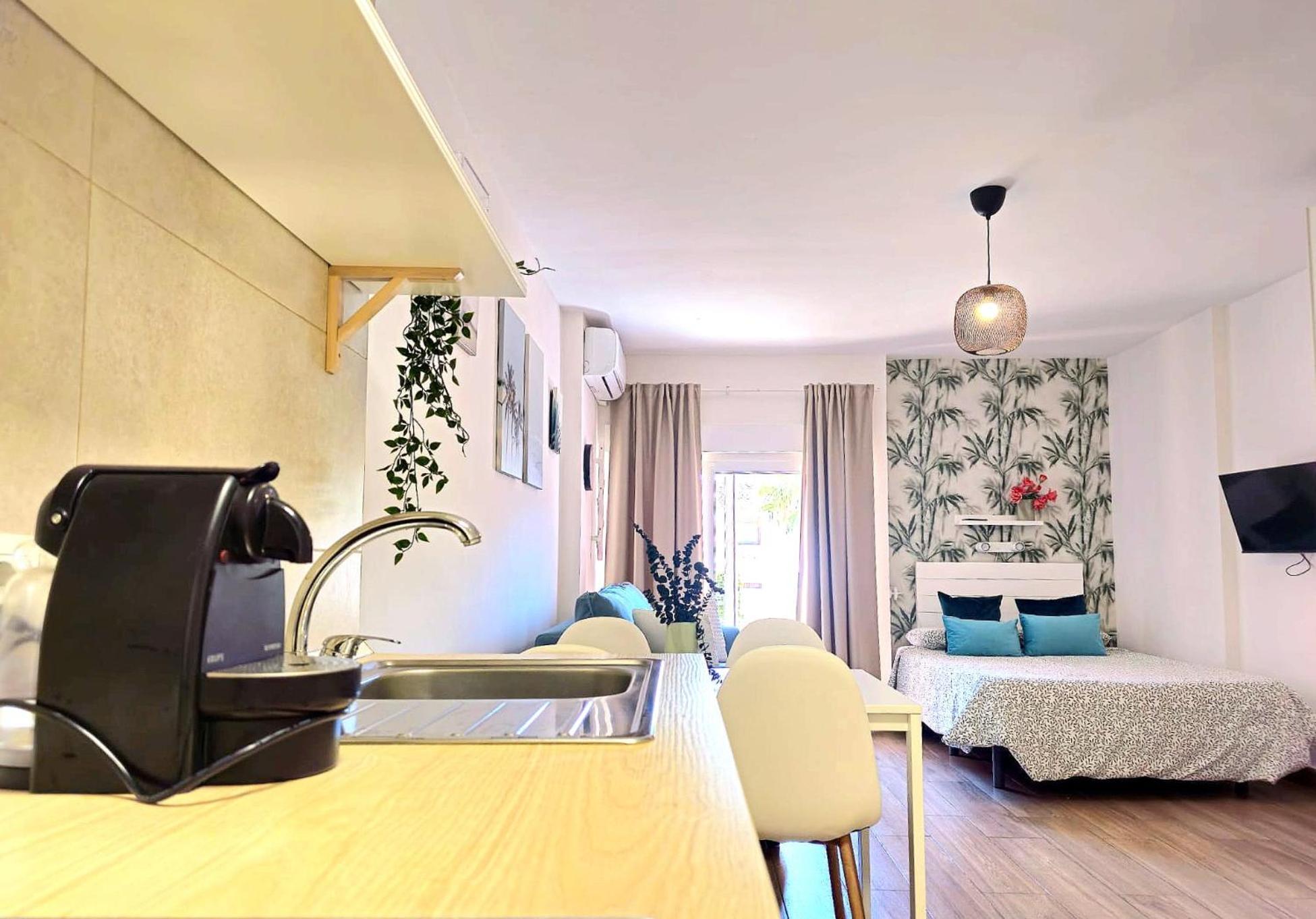 Jupiter Apartment เบนัลมาเดนา ภายนอก รูปภาพ
